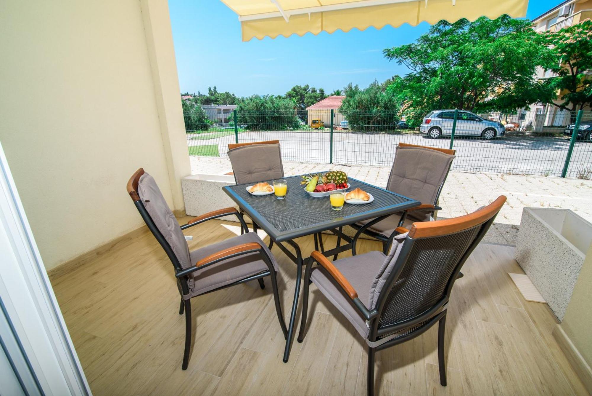 Apartments Leone Lukas Проманья Номер фото